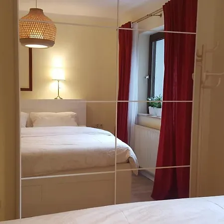 아파트 Souterrainwohnung Mit Grossem Garten Und Sauna