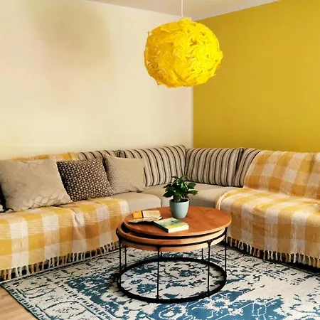 Souterrainwohnung Mit Grossem Garten Und Sauna 아파트 카셀