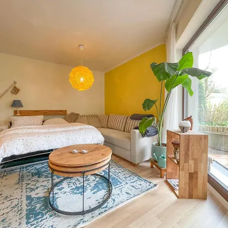 Souterrainwohnung Mit Grossem Garten Und Sauna 아파트 카셀