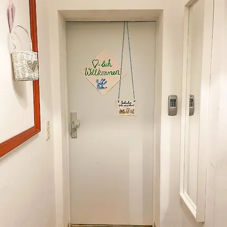 아파트 Souterrainwohnung Mit Grossem Garten Und Sauna *