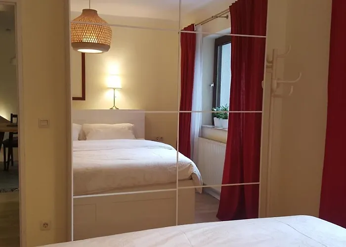 Appartamento Souterrainwohnung Mit Grossem Garten Und Sauna