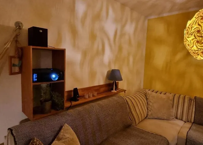 Souterrainwohnung Mit Grossem Garten Und Sauna *